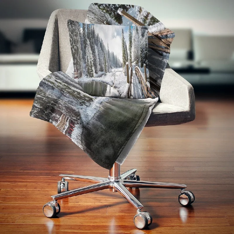 Cotton blankets for breathability and a lightweight feelDesignart 'Winter Morning Panorama' Landscape Photography Throw Blanket