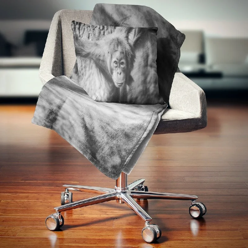 Wool blankets with natural warmth and insulationDesignart 'Young Orangutan Black' Abstract Throw Blanket Wool blankets with natural warmth and insulationDesignart 'Young Orangutan Black' Abstract Throw Blanket