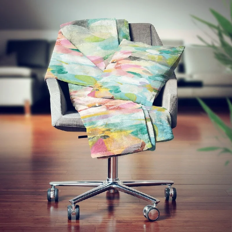 Linen blankets with a rustic and textured lookDesignart'Painted Abstract Flowers in 'Cottage Throw Blanket - 71x59