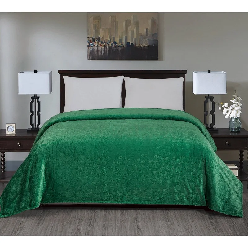 Synthetic fiber blend blankets for a budget - friendly choiceLouvre Blanket King Green