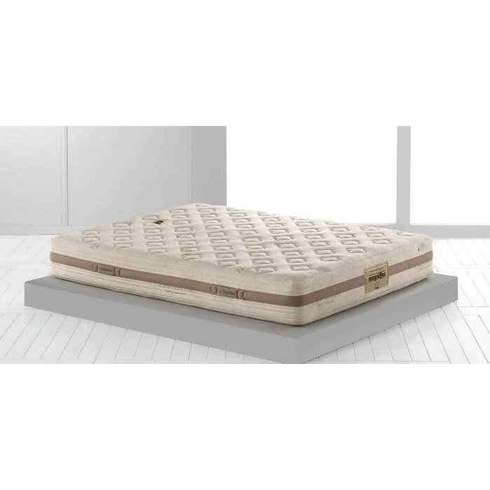Latex mattresses with natural bounce and breathabilityMagniflex Naturale 10