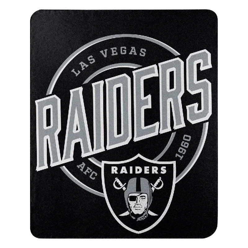 Cotton blankets for breathability and a lightweight feelNFL 031 Raiders Campaign Fleece