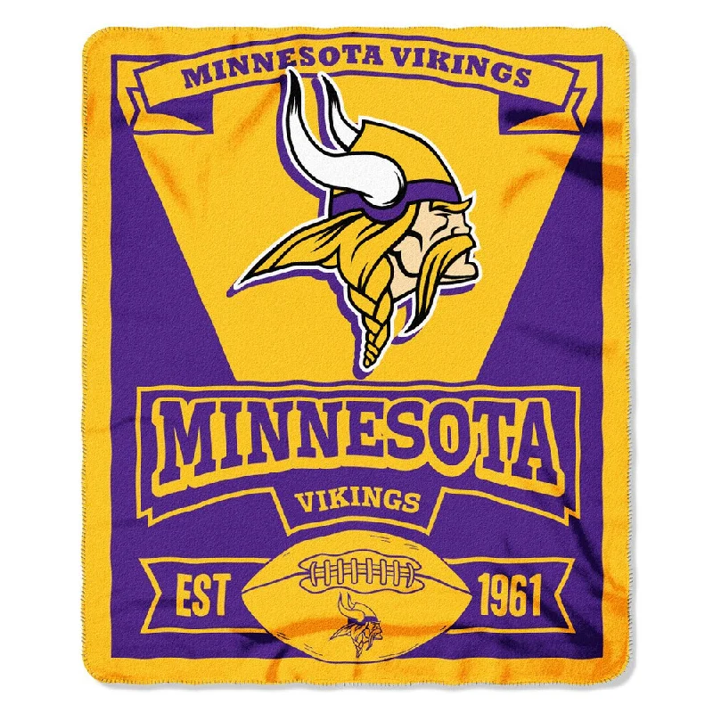 Chenille blankets with a thick and fuzzy textureNFL 031 Vikings Marque Fleece Throw