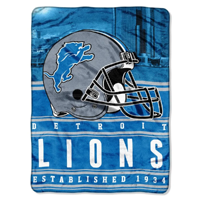 Silk blankets with a smooth and elegant touchNFL 071 Lions Stacked Silk Touch Raschel Throw